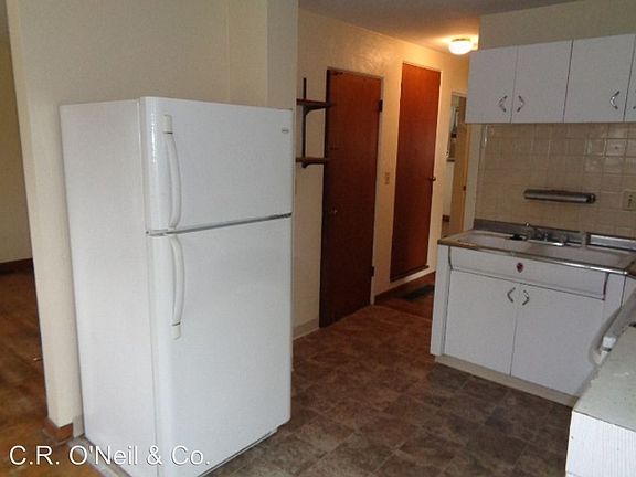 5th image of 145 W Lakeview Ave