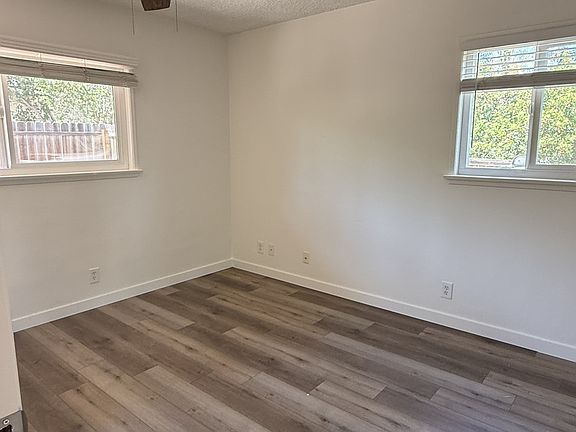 5th image of 462 Rancho Santa Fe Rd Unit 3
