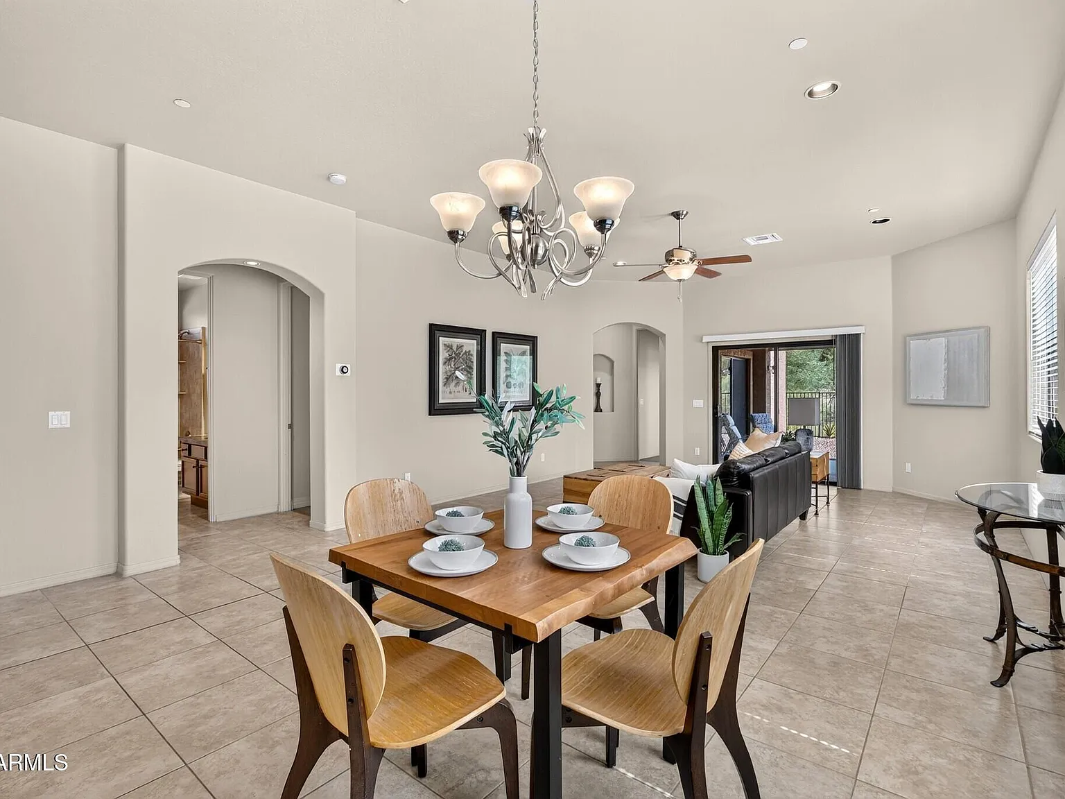 3 bed, 2.0 bath, 1643 sqft, $2,575 — Photo 3