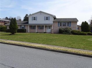 1632 Schoolhouse Ln, Pen Argyl, PA 18072