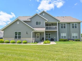 W197N16942 Stonewall Dr, Jackson, WI