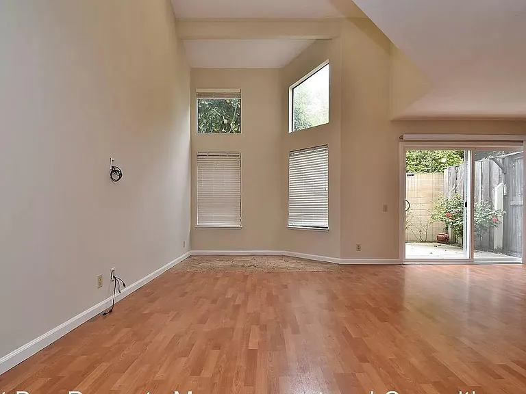 4074 Twin Peaks Ter — Photo 2