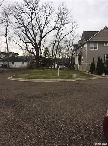 2nd image of 81 Park Island Rd #1