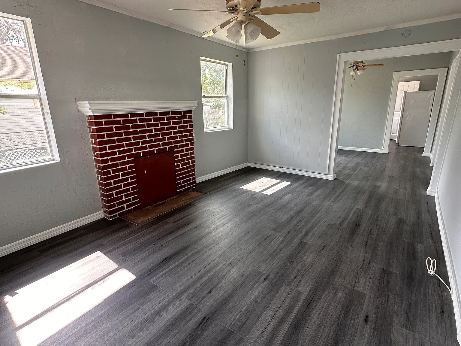 3 bed, 1004 sqft, $1,650 — Photo 2
