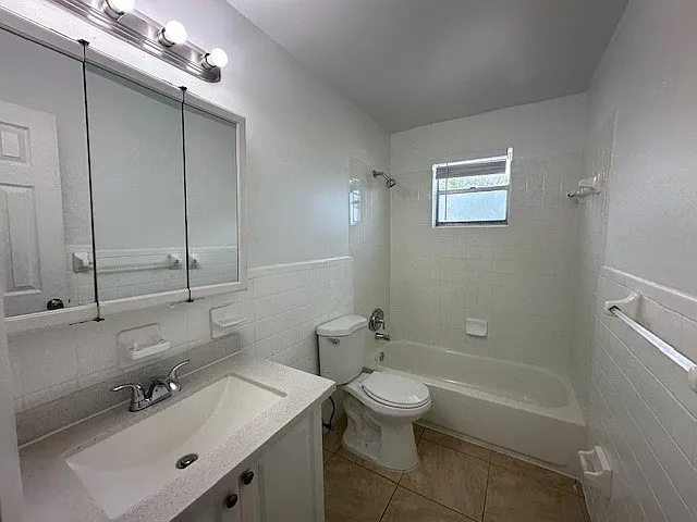 5621 SW 36th Ct — Photo 17