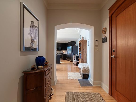4th image of 847 Dunsmuir Rd #106