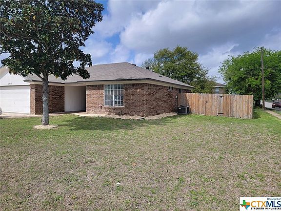 3rd image of 2017 Fleetwood Dr