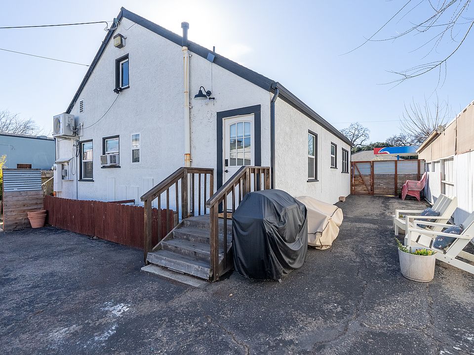Bottom right door is private access to top unit.