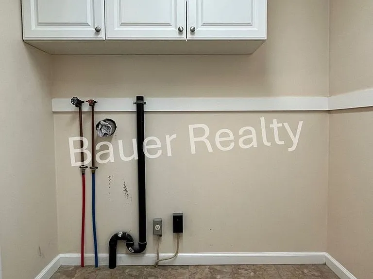 330 Dorchester St — Photo 16