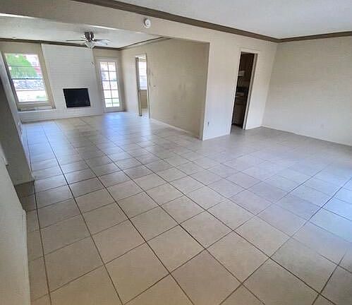 3rd image of 216 Moonglow Dr