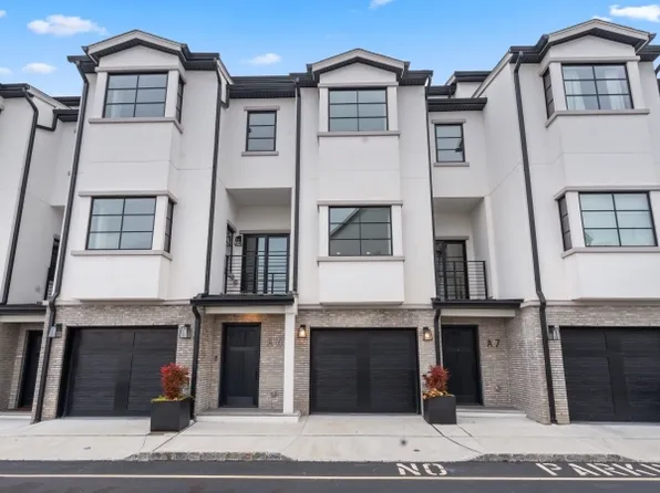 6 Harbor Front Plz #6A, Elizabeth City, NJ 07206