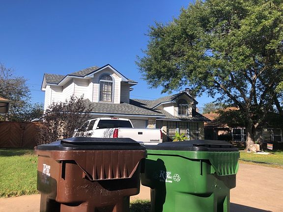 3rd image of 802 Clearwater Trl