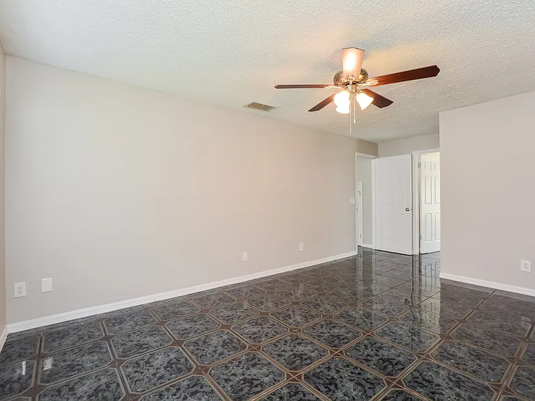2801 River Ridge Dr — Photo 11