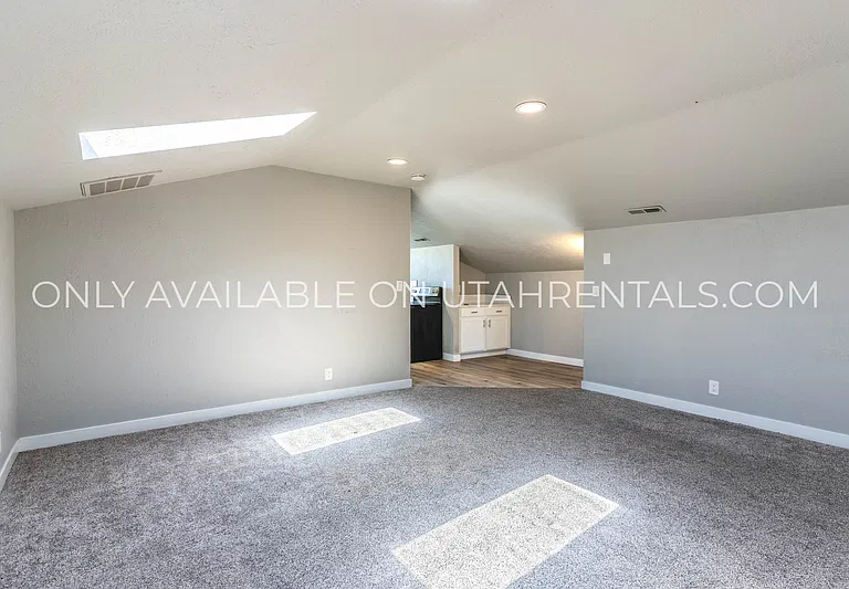 87 N Center St #2 — Photo 6
