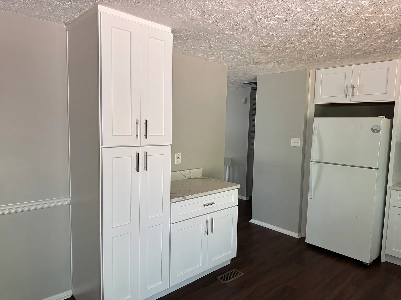 3 bed, 1250 sqft, $2,400 — Photo 3