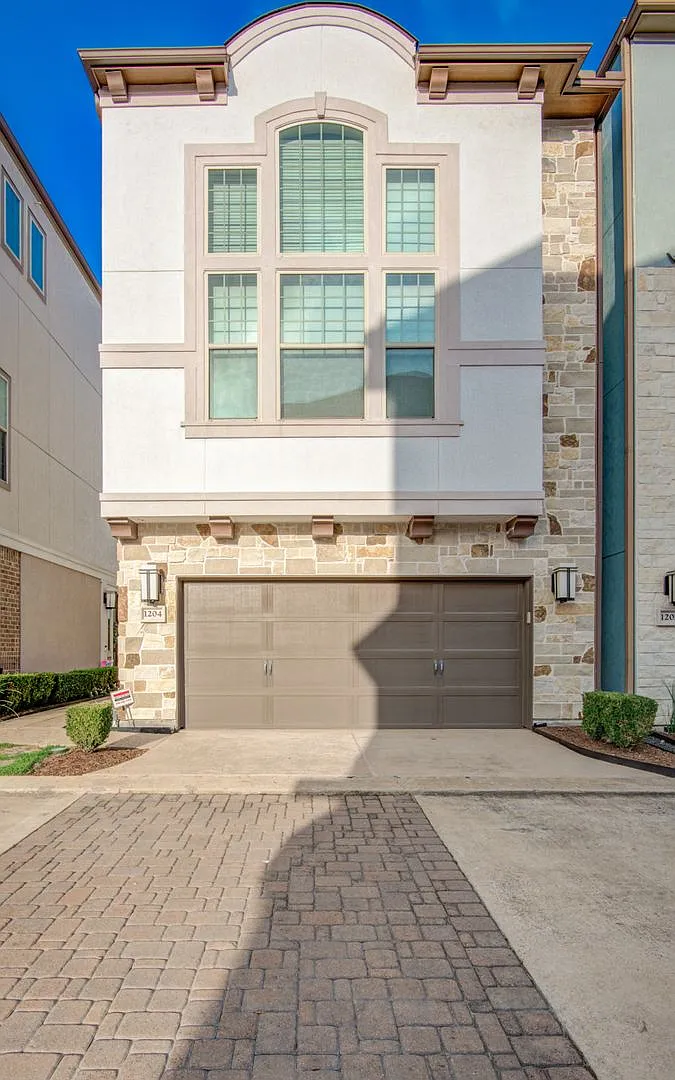 Stunning 3-Story Townhome in Gated Spring Branch Community with Pool — Photo 1