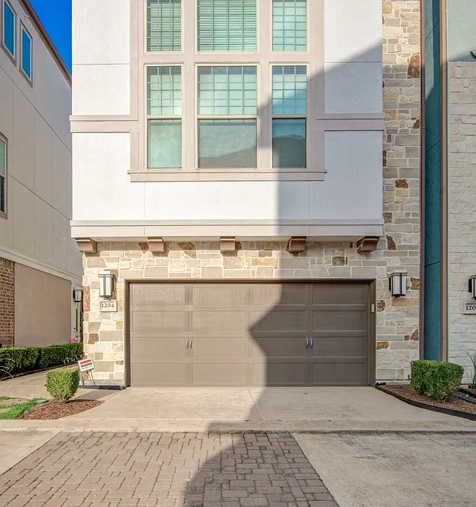 1204 Birkland Pine Ln