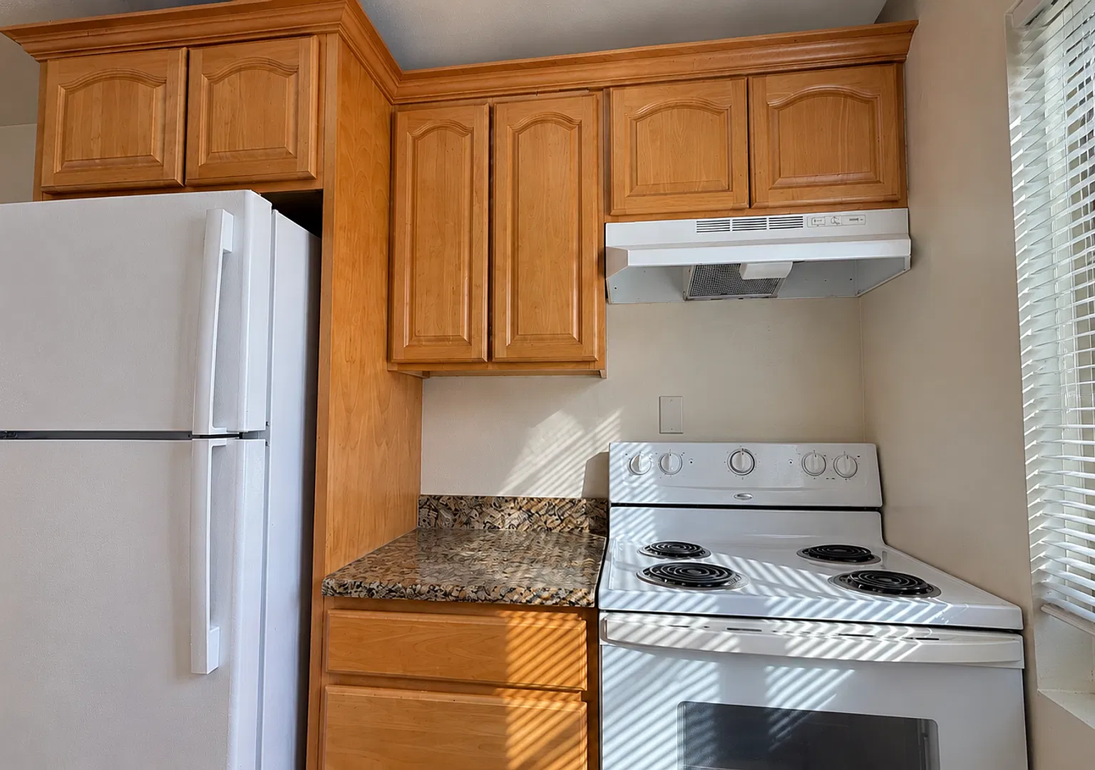 Heather Court Apartments — Photo 3