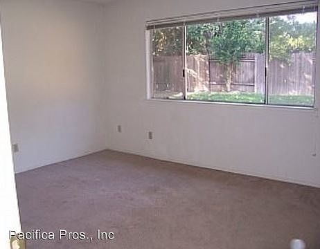 4th image of 1405 Pebblewood Dr