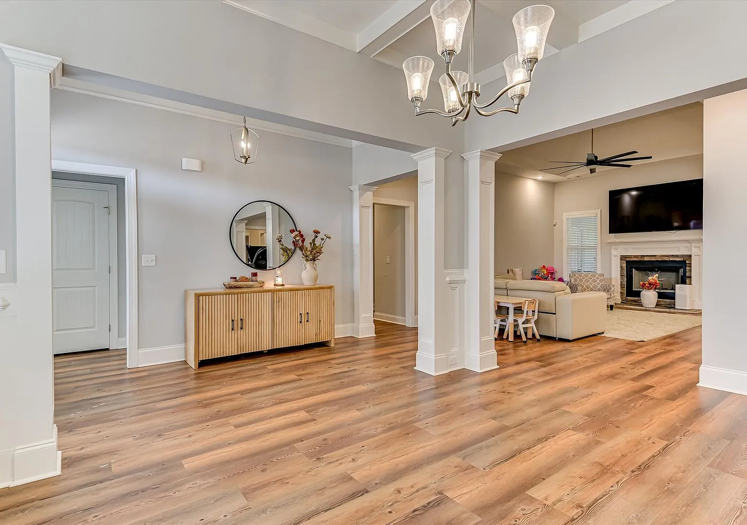Home For Lease 4 Br 3 Bath Ranchstyle Split Floor Plan And Open Large Fenced Backyard Convenient ... — Photo 2