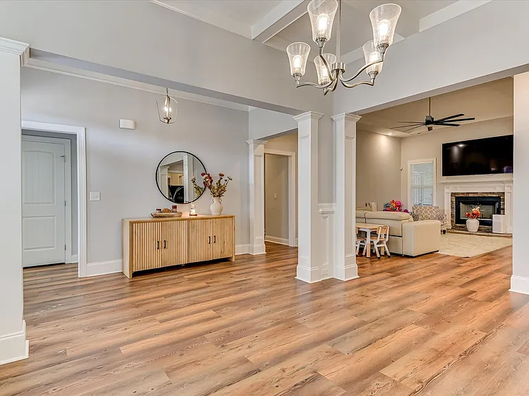 1213 Elbron Dr — Photo 2