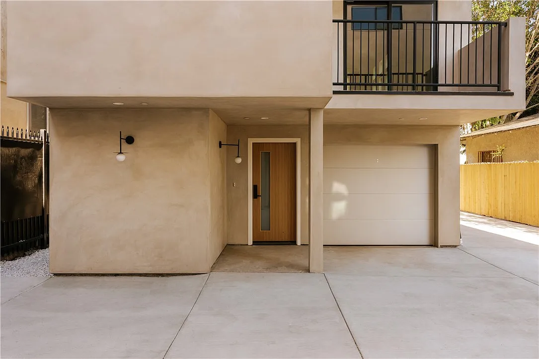4 bed, 4.5 bath, 1804 sqft, $5,775 — Photo 3