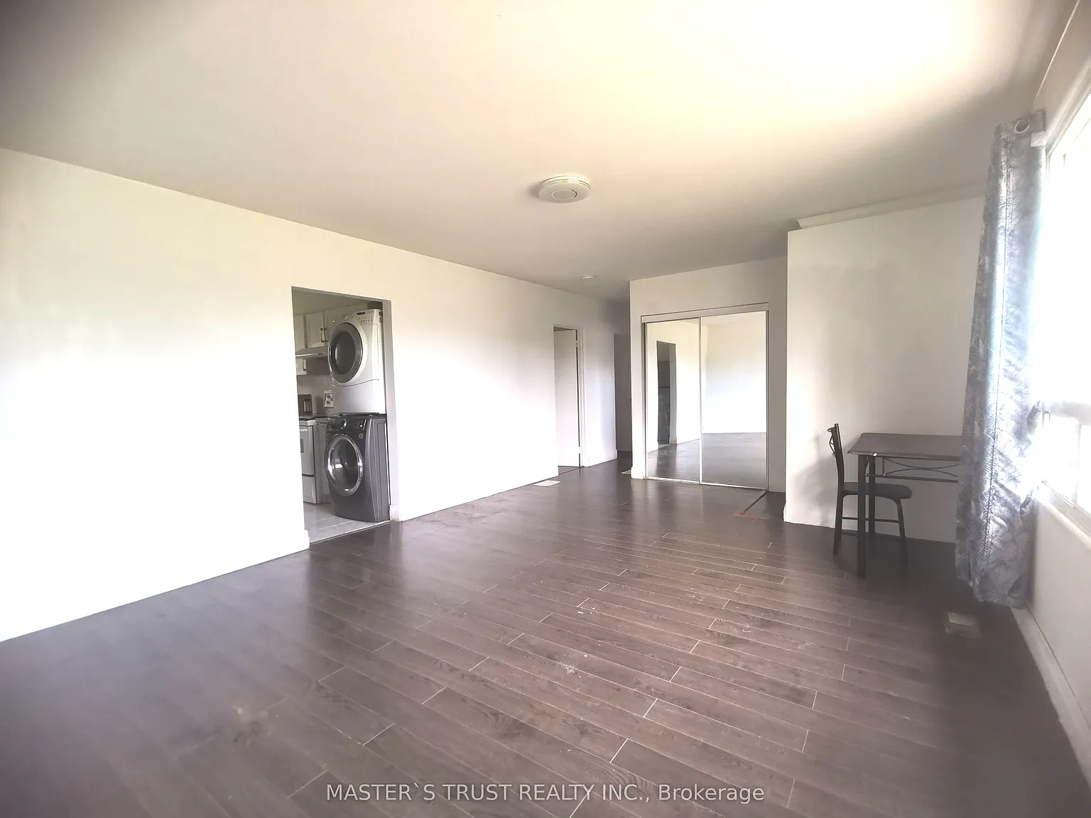 3 bed, $2,500 — Photo 2