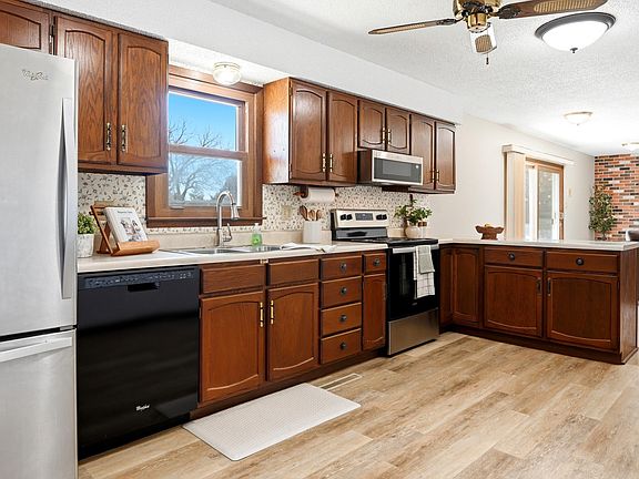 5th image of 6444 SE Paulen Rd