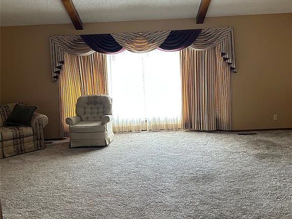 4th image of 707 N 2nd St