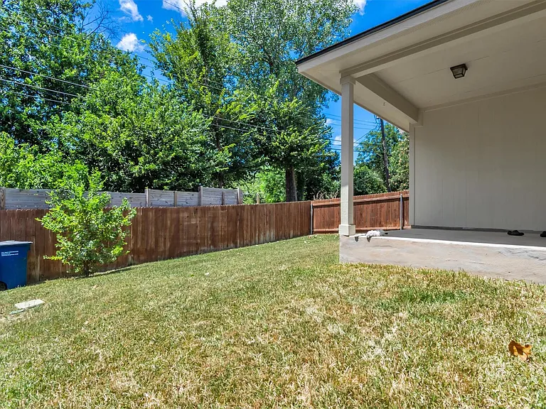 5605 Bentsen Ln — Photo 17