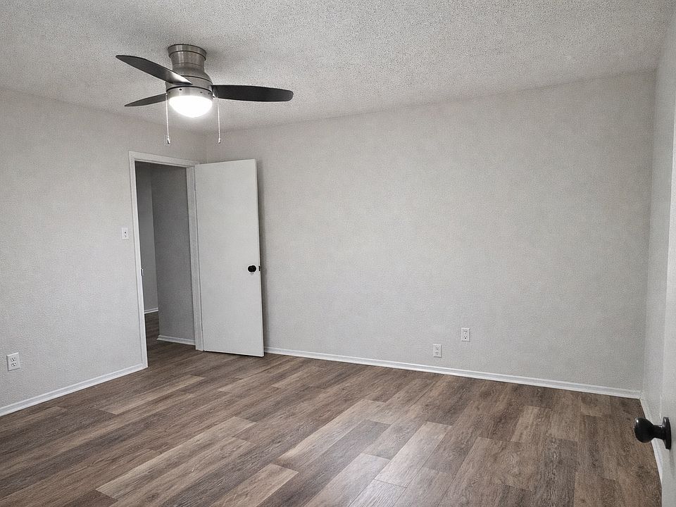 1st image of 1833 Pelican Dr N #1