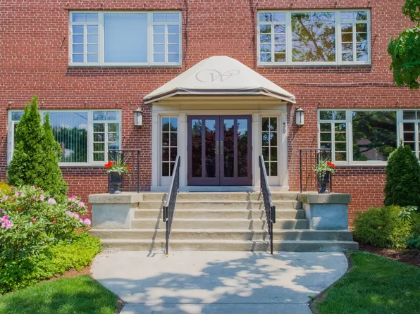 30 Outlook Ave, West Hartford, CT 06119