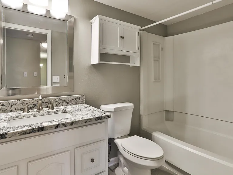 1608 Redbird Cv — Photo 16