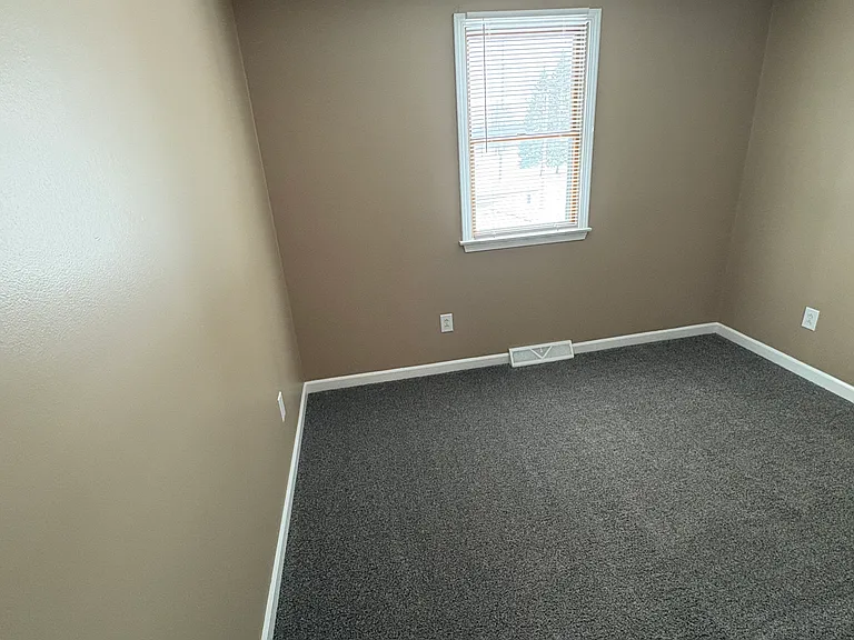 1289 E & West Rd #LEFT — Photo 14