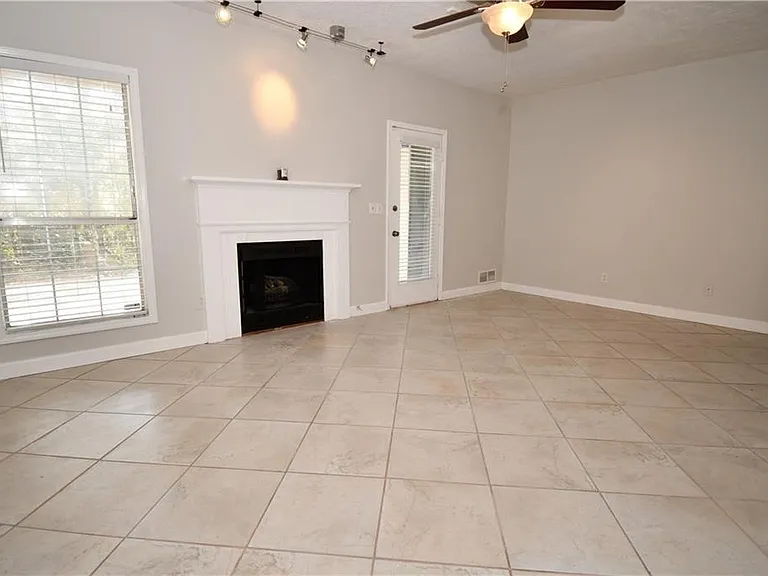604 Wedgewood Way — Photo 19