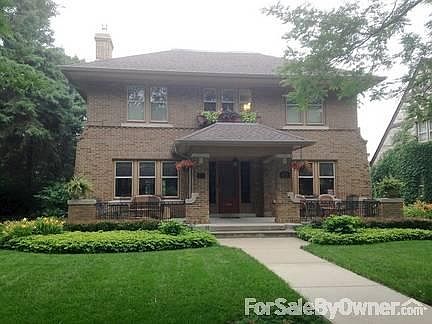 6211 Washington Circle
						:
						Premier location on Washington Circle in the historic Washington Highlands.
