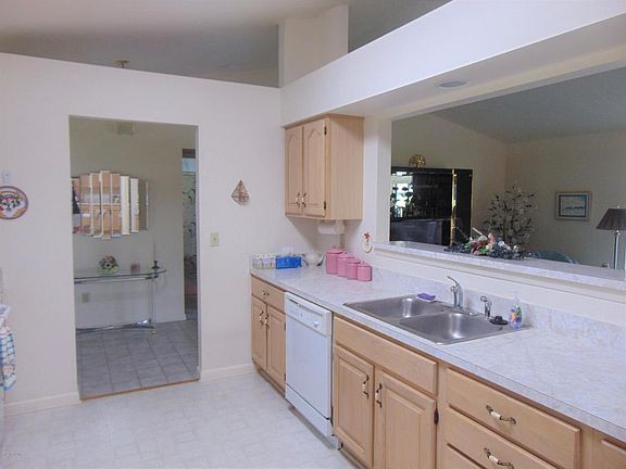 5th image of 1588 Pioneer Dr