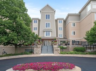 11460 Fairfield Rd W UNIT 103, Hopkins, MN 55305