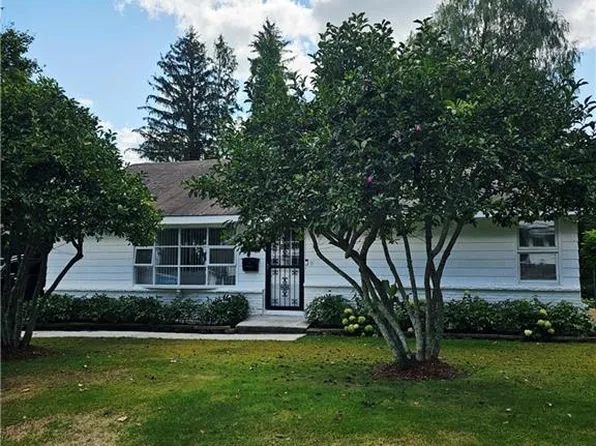 724 Fairmount St, Woonsocket, RI 02895