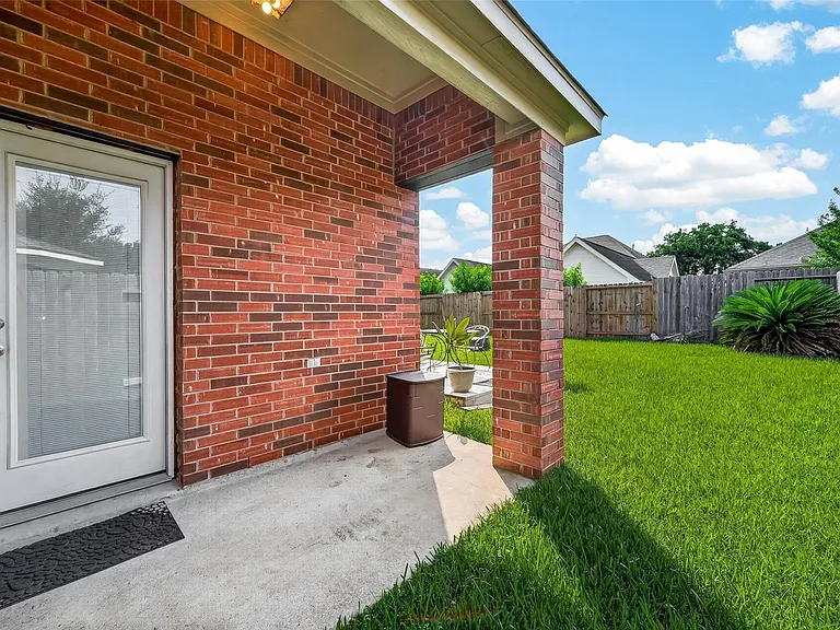 20822 Figurine Ct — Photo 27