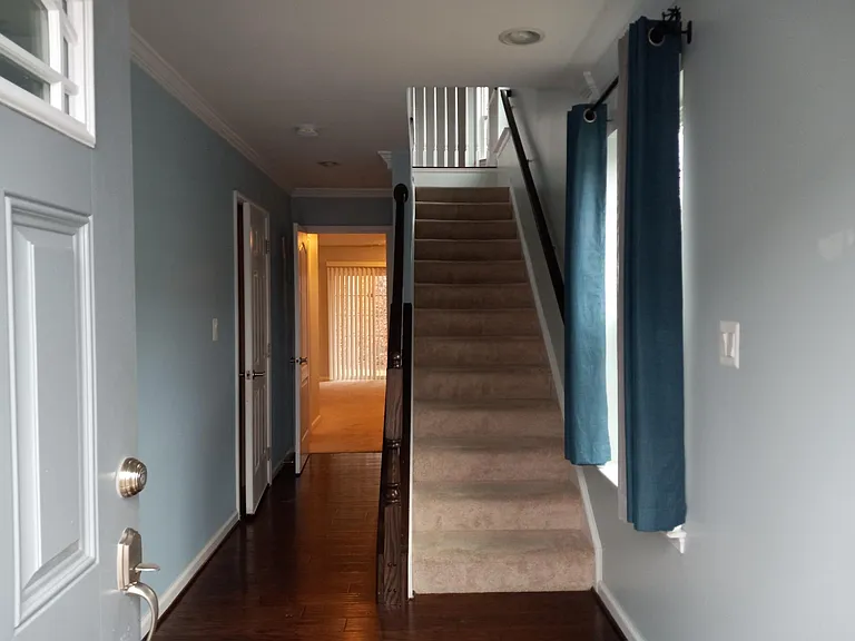 600 Golden Pear Ln — Photo 2