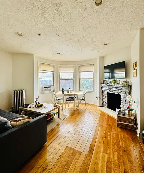 877 Beacon St #22 — Photo 1