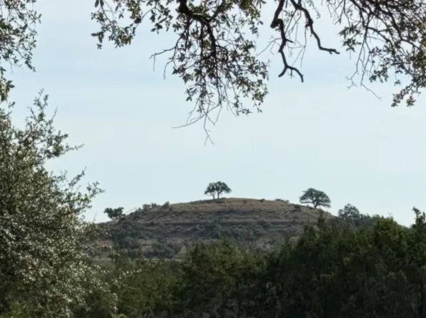1 Round Mountain Dr, Round Mountain, TX 78663