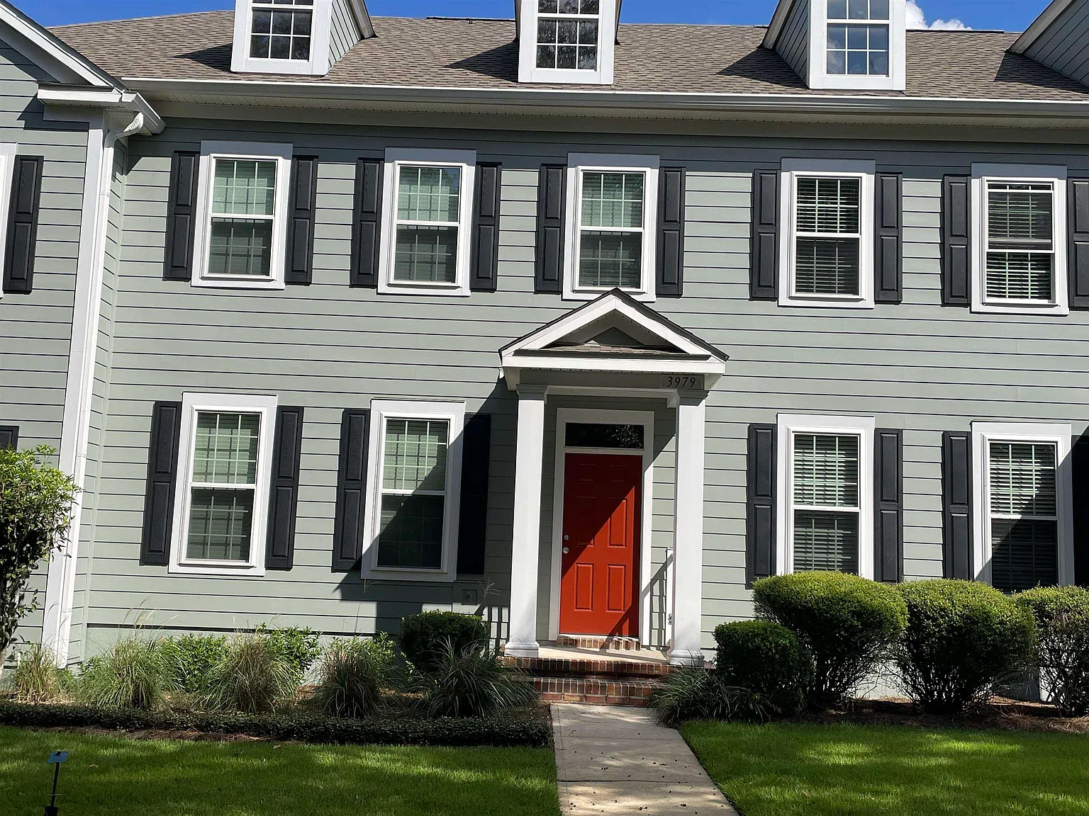 2 bed, 2.5 bath, 1744 sqft, $1,900 — Photo 2