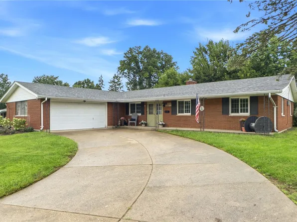 555 Adrian Ct, Fairborn, OH 45324