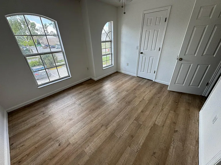 163 Ivy Ln #B — Photo 4