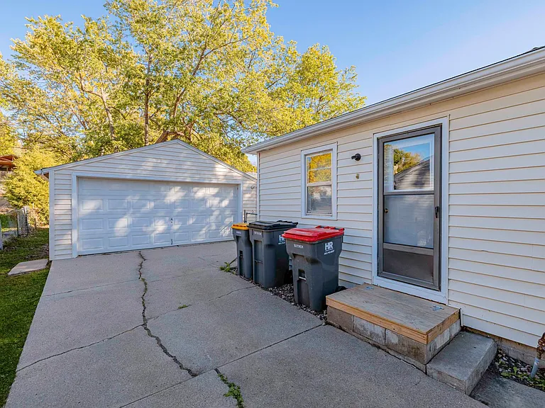 4010 Lewis Ave — Photo 22