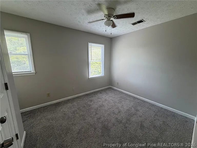 872 Hilton Dr — Photo 8