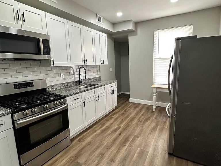 3004 Overland Ave — Photo 8