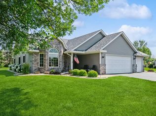 9266 Dunbar Knoll Cir N, Brooklyn Park, MN 55443